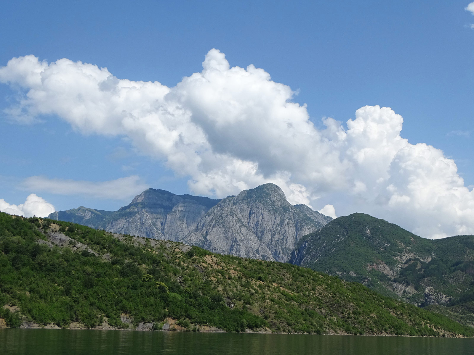Komani Port (Photo license: CC BY 2.0)